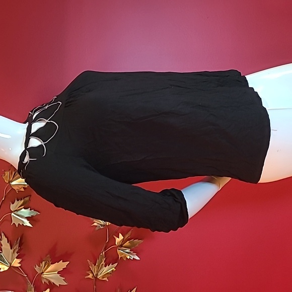 Gentle Fawn Black Cut Out Scallop Black Silver Metallic Blouse 3/4 Sleeves - Picture 1 of 10